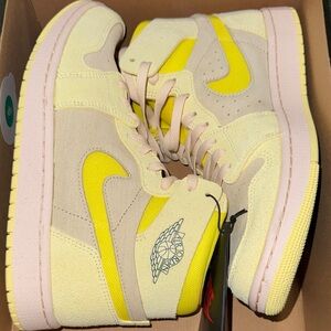 Women’s Air Jordan 1